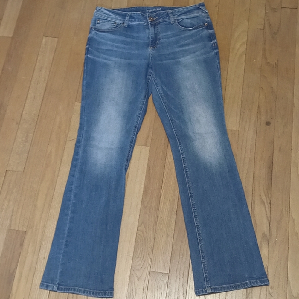 MAURICES MID RISE BOOT CUT JEANS 9/10 REG